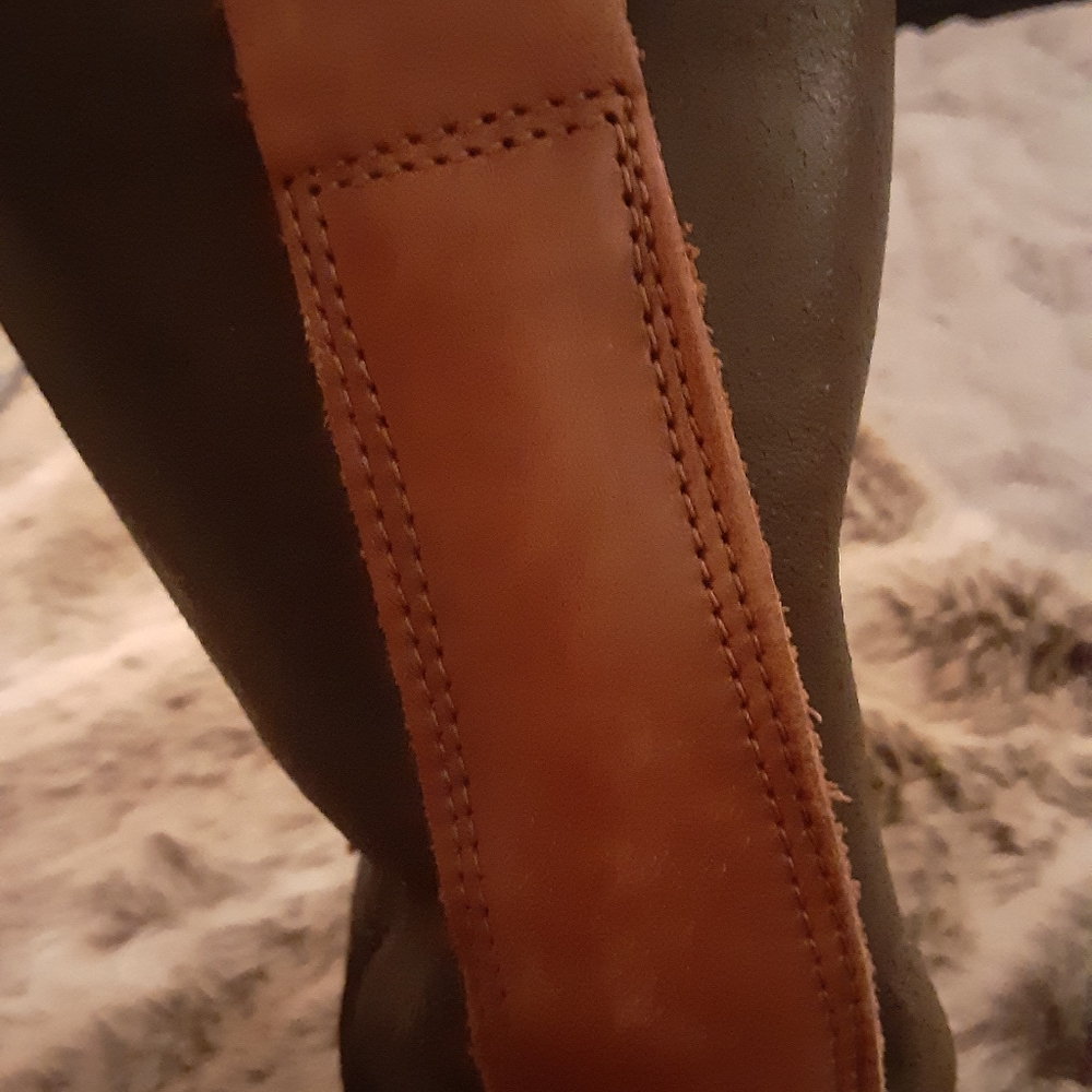 Boots - Picture 2 of 8